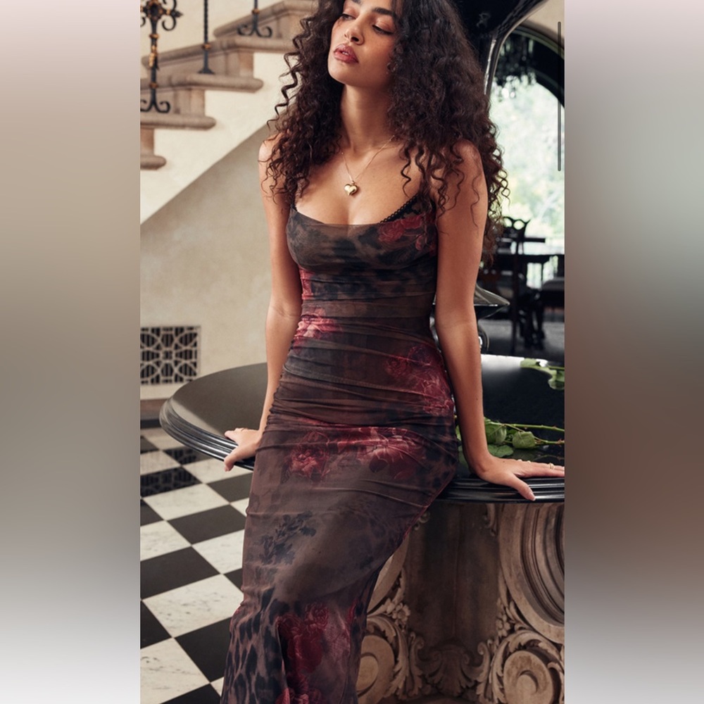 ✨Sold out✨ House of CB Nalini Dress, Bigger Cup, L+.Sold Out.